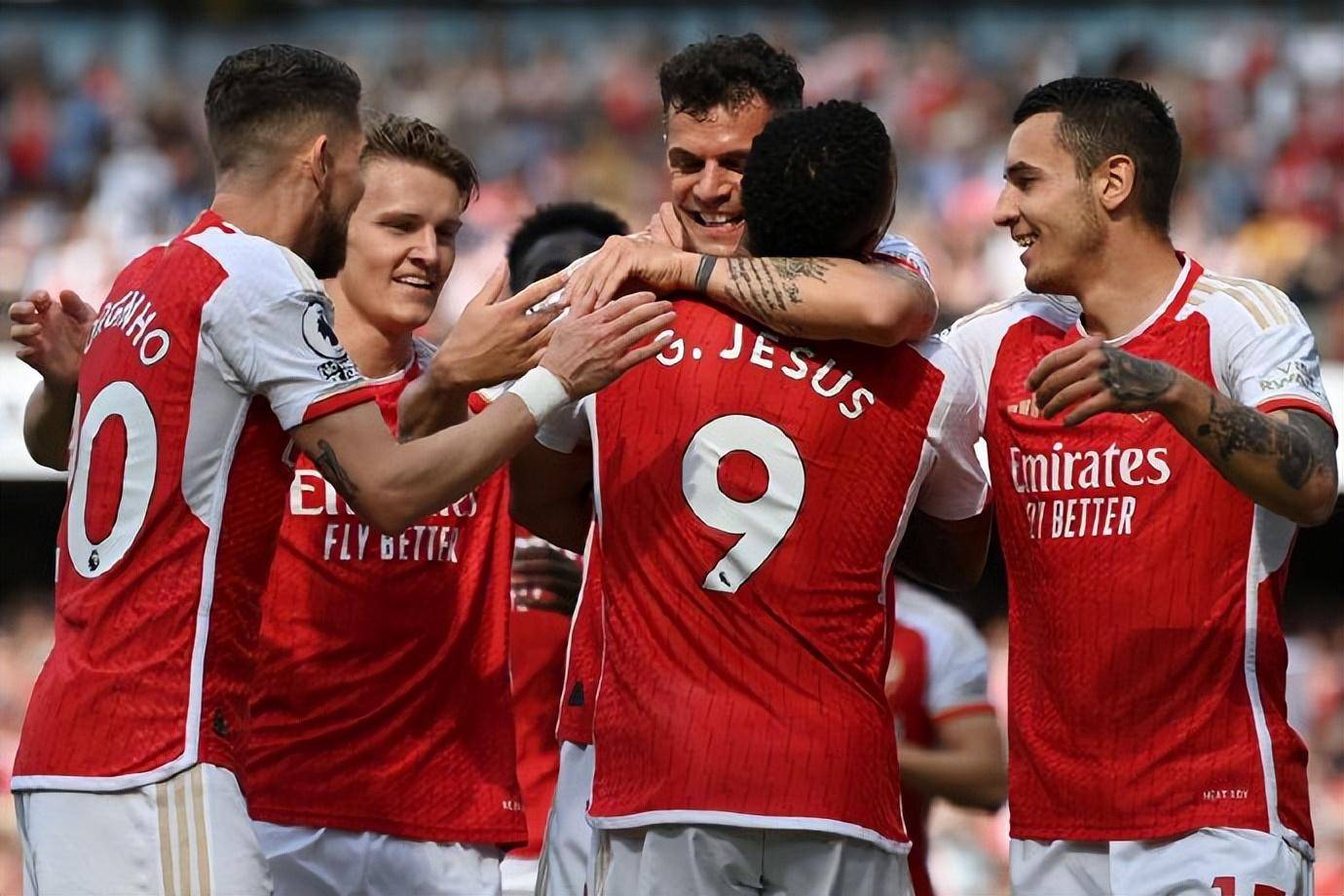 包含今晨阿斯顿维拉备战西甲,再遭质疑细节曝光,话题不断,控场能力受关注的词条 包含今晨阿斯顿维拉备战西甲,再遭质疑细节曝光,话题不断,控场能力受关注的词条